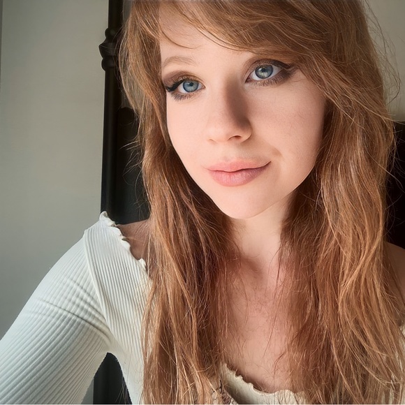 Meet your Posher, Kelly - Picture 1 of 1